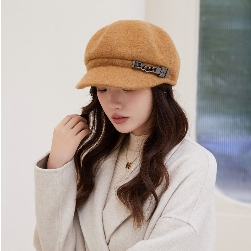 【🍁Creați un aspect frumos】👒Șapcă Stylish Soft Fuzzy Newsboy cu lanț metalic